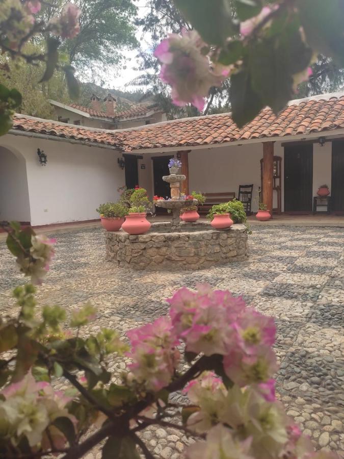 Hotel El Patio De Monterrey Уарас Экстерьер фото