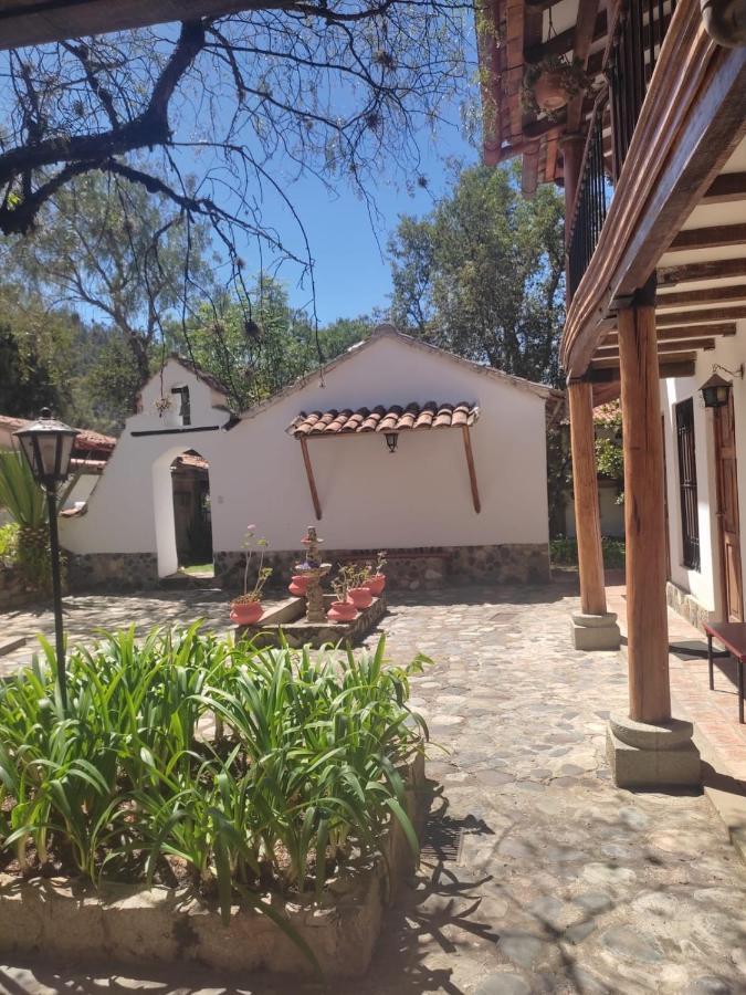 Hotel El Patio De Monterrey Уарас Экстерьер фото