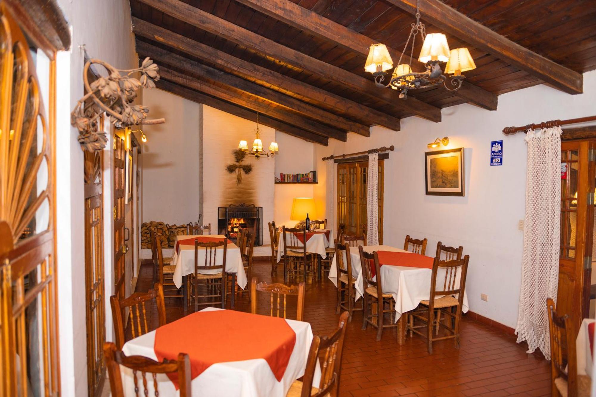 Hotel El Patio De Monterrey Уарас Экстерьер фото