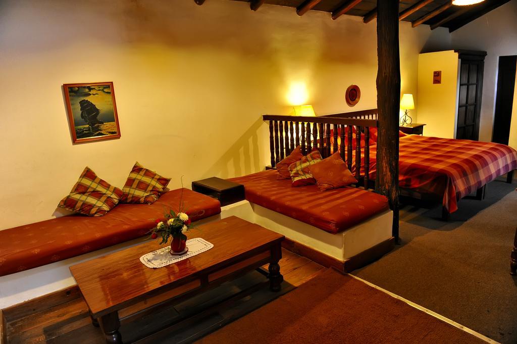 Hotel El Patio De Monterrey Уарас Экстерьер фото